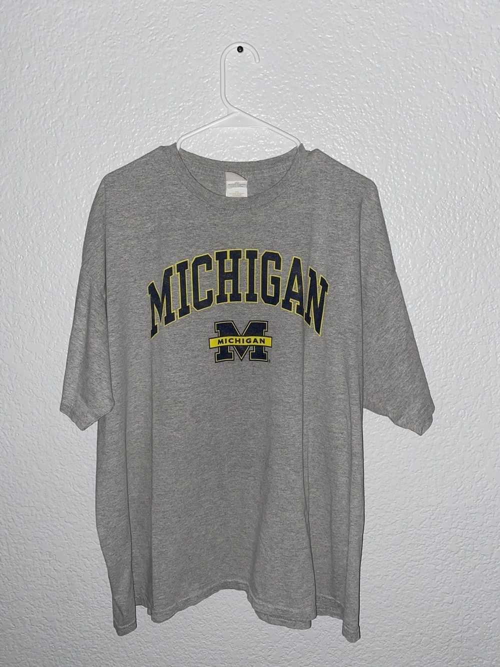 Streetwear × Vintage Vintage Michigan College T S… - image 1