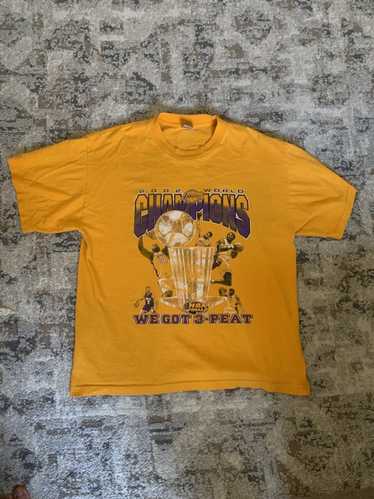 Vintage 2002 Lakers World Champions Shirt