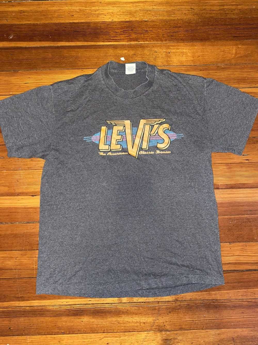 Levi's × Vintage Vintage Levis T Shirt 90’s - image 1