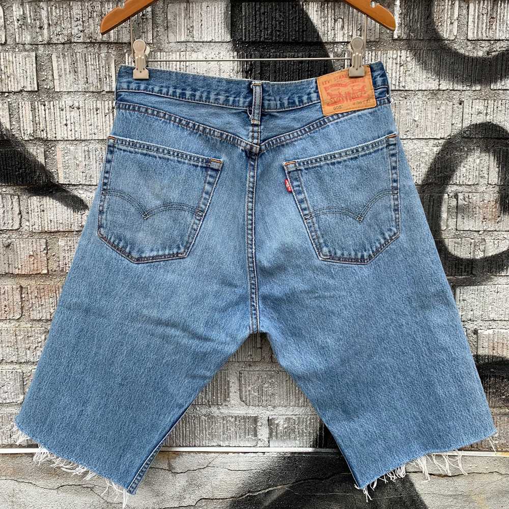 Levis 505 Cutoff Shorts – W: 36