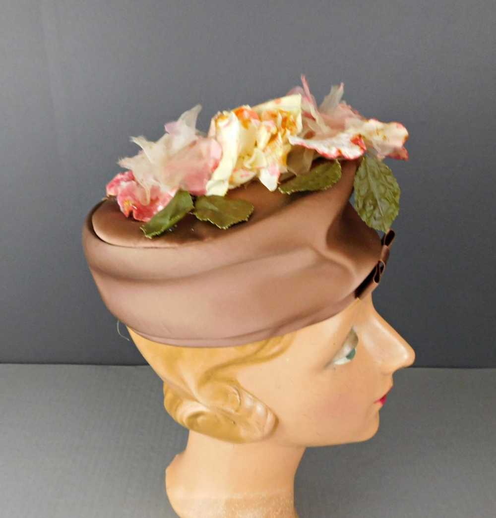 Vintage Floral Satin Hat, 1960s Light Brown with … - image 7