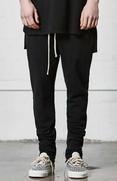 Fear of God ESSENTIALS: Black Drawstring Sweatpants