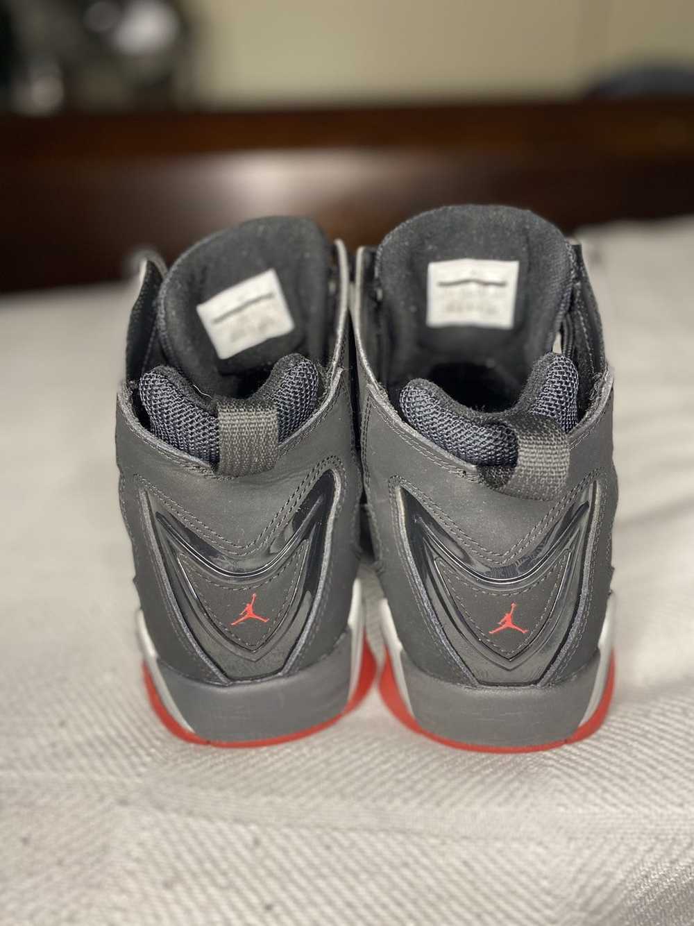 jordan true flight black gym red