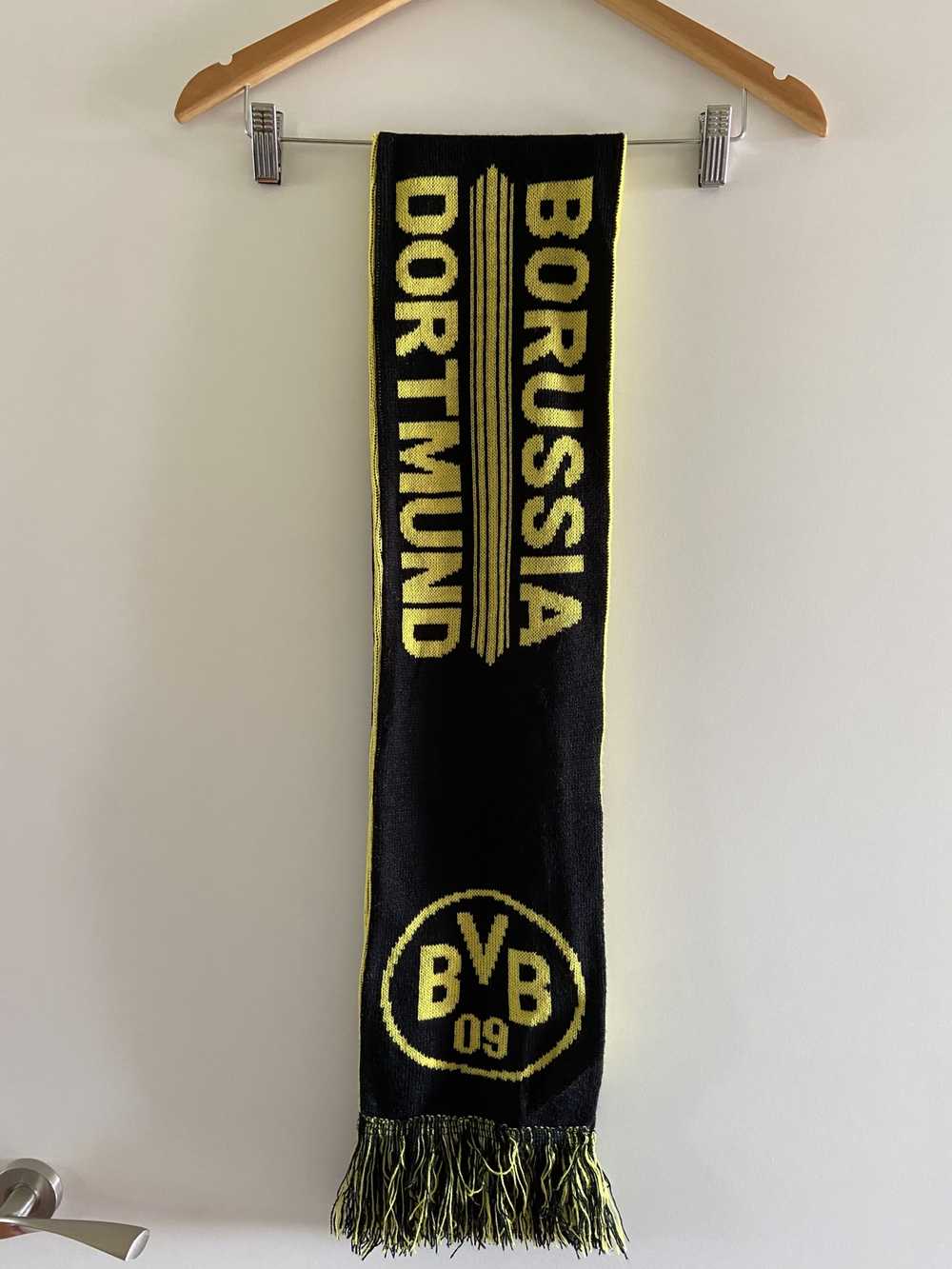Soccer Jersey Borussia Dortmund Scarf - image 1