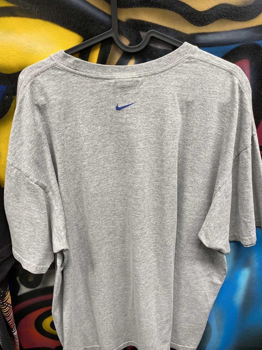 Vintage 2000s Nike shirt - image 3