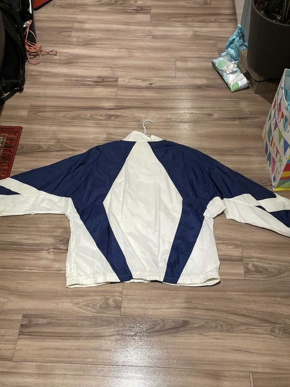 Nike Early 2000's Nike Windbreaker Jacket ! - image 2