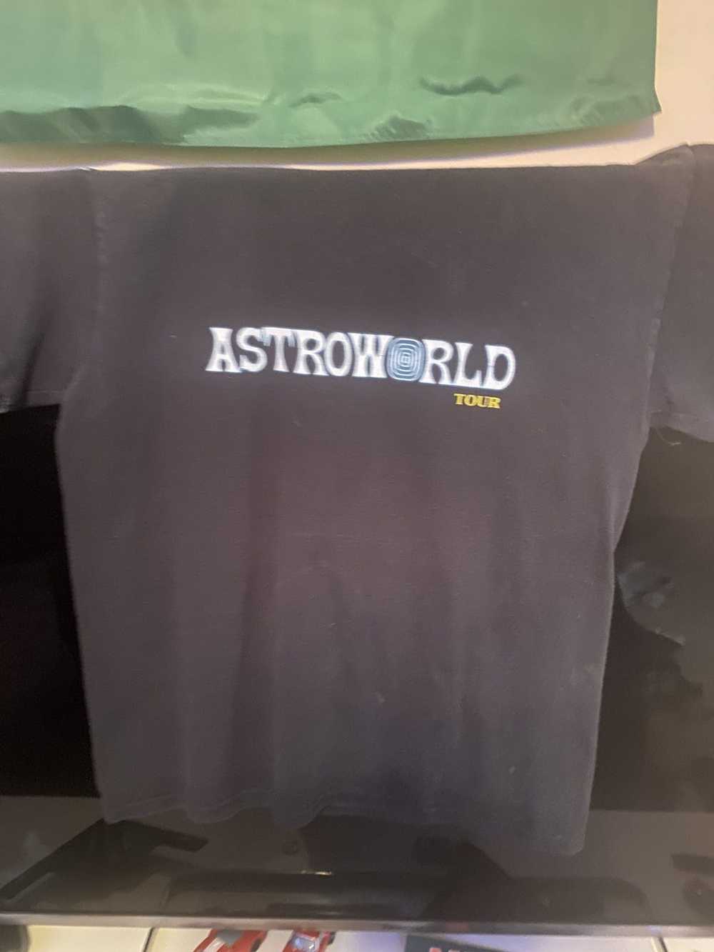 Travis Scott 🔥🔥2018 ASTROWORLD TEE SIGNED BY TR… - image 3