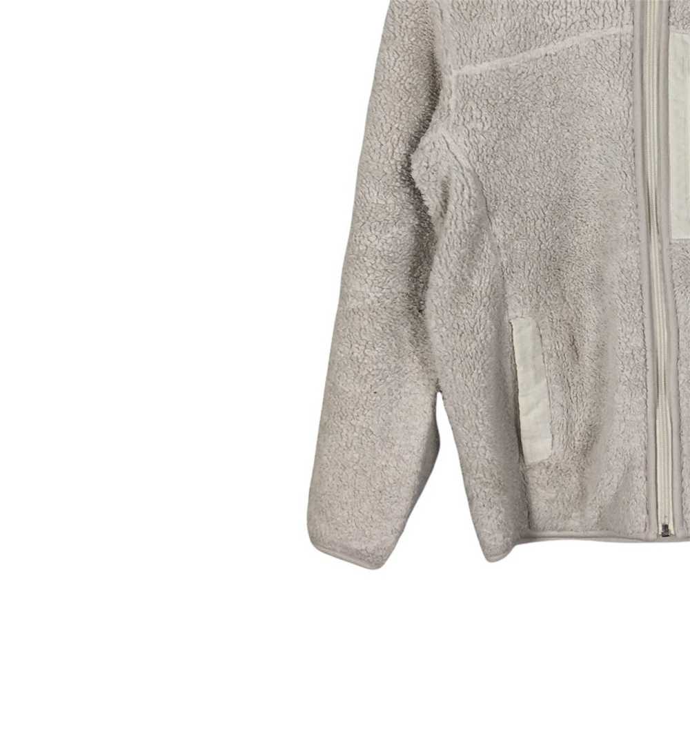 Uniqlo UNIQLO Beige Bulky Fleece Sherpa Jacket - image 4