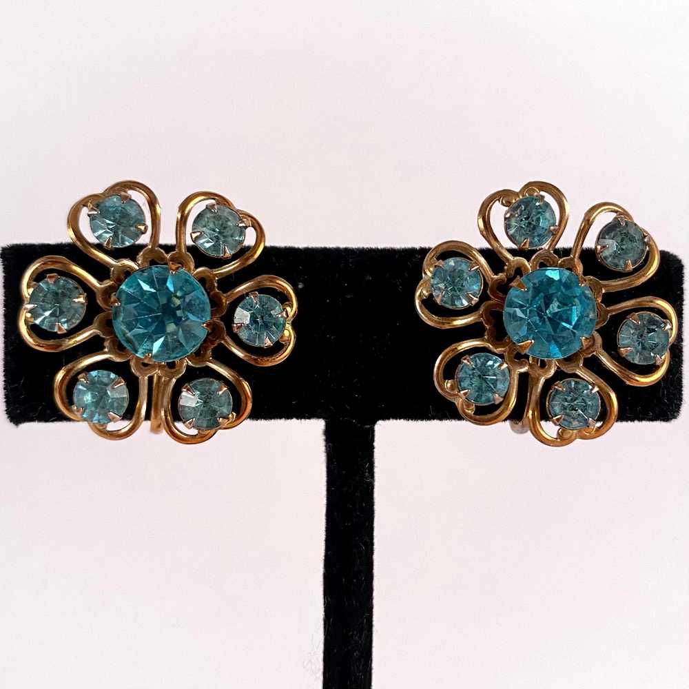 1950s Blue Rhinestone Flower Earrings - image 1