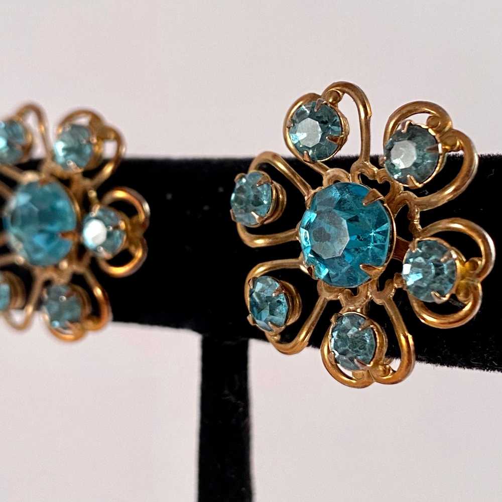 1950s Blue Rhinestone Flower Earrings - image 2