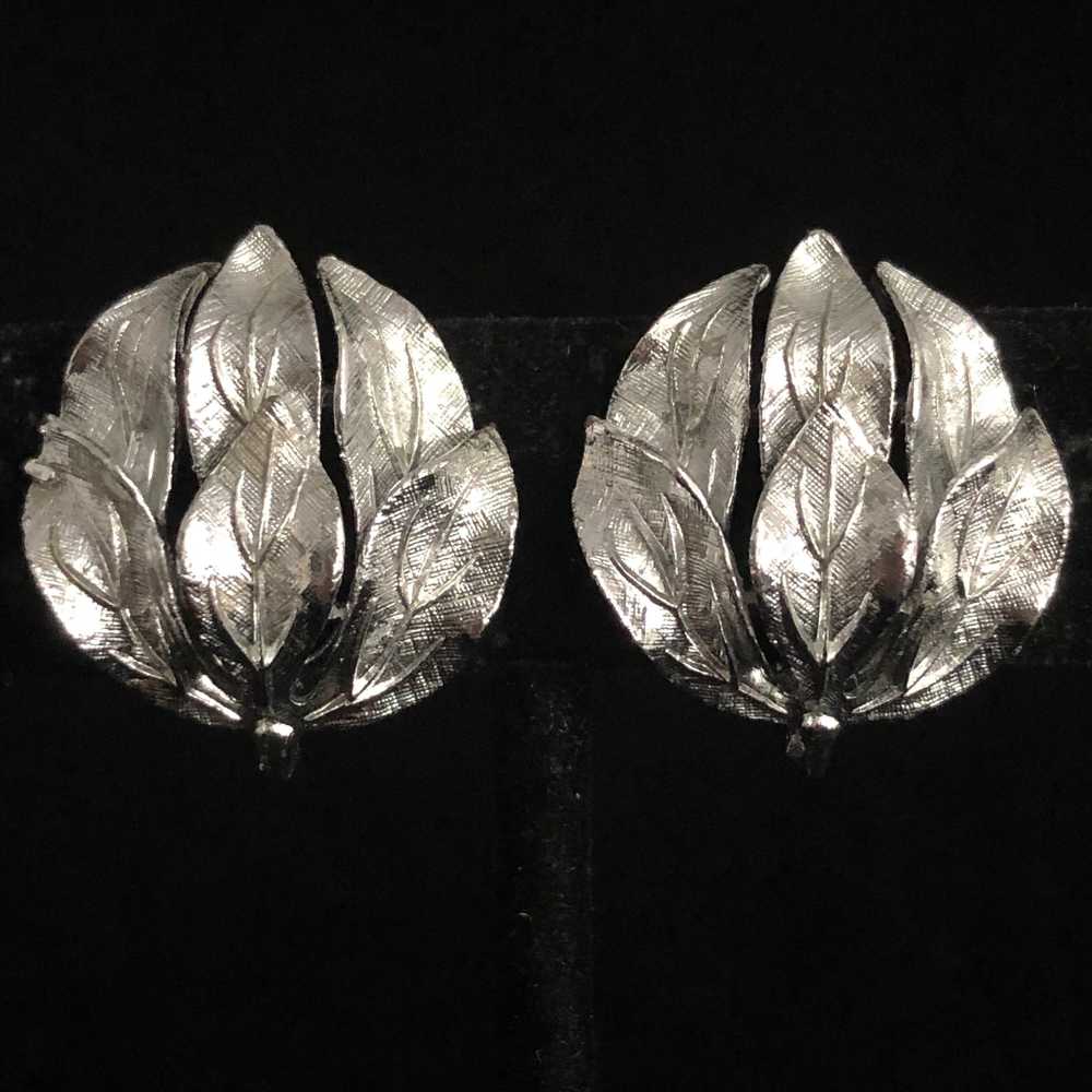 Late 50s/ Early 60s Linser Leaf Earrings - image 1