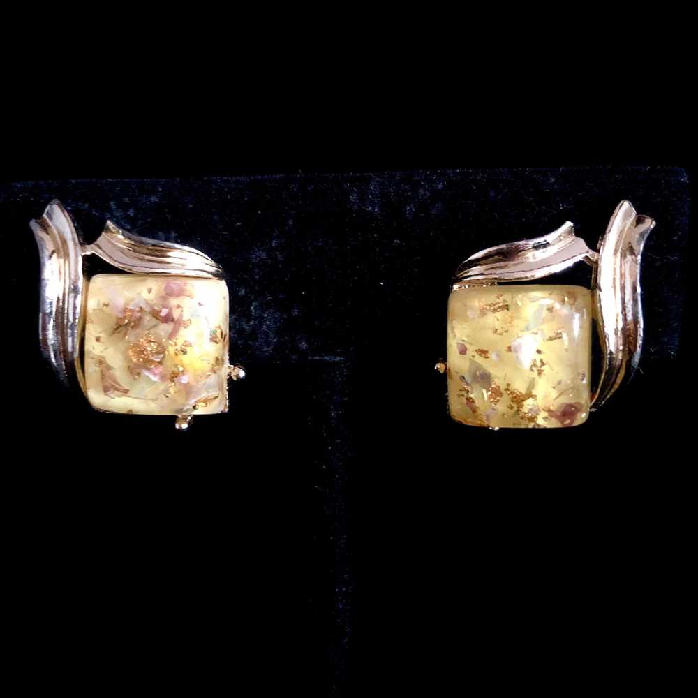 Late 50s/ Early 60s Coro Confetti Lucite Earrings - image 1