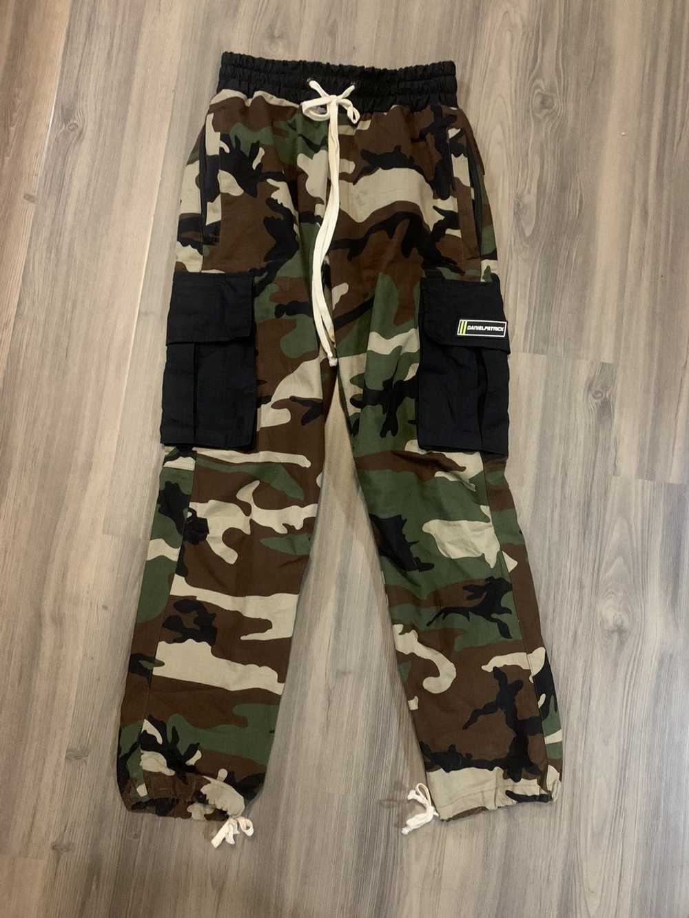 Daniel Patrick Daniel Patrick Camo Cargo Pants si… - image 1