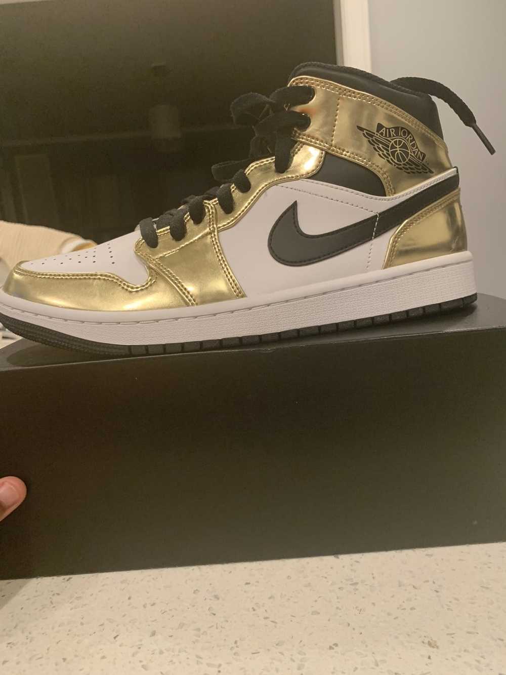 Nike Jordan 1 Metallic Gold - image 3