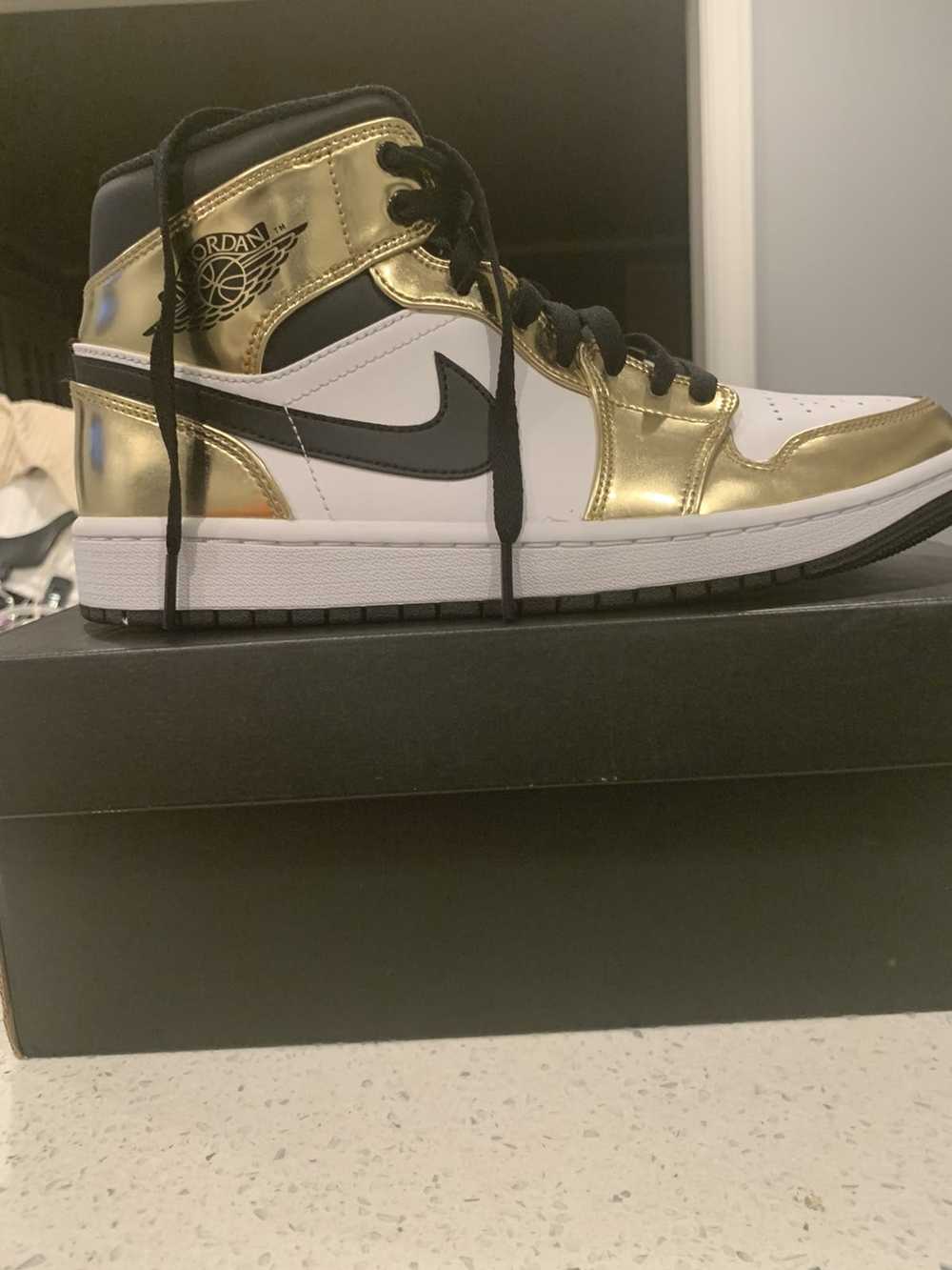 Nike Jordan 1 Metallic Gold - image 5