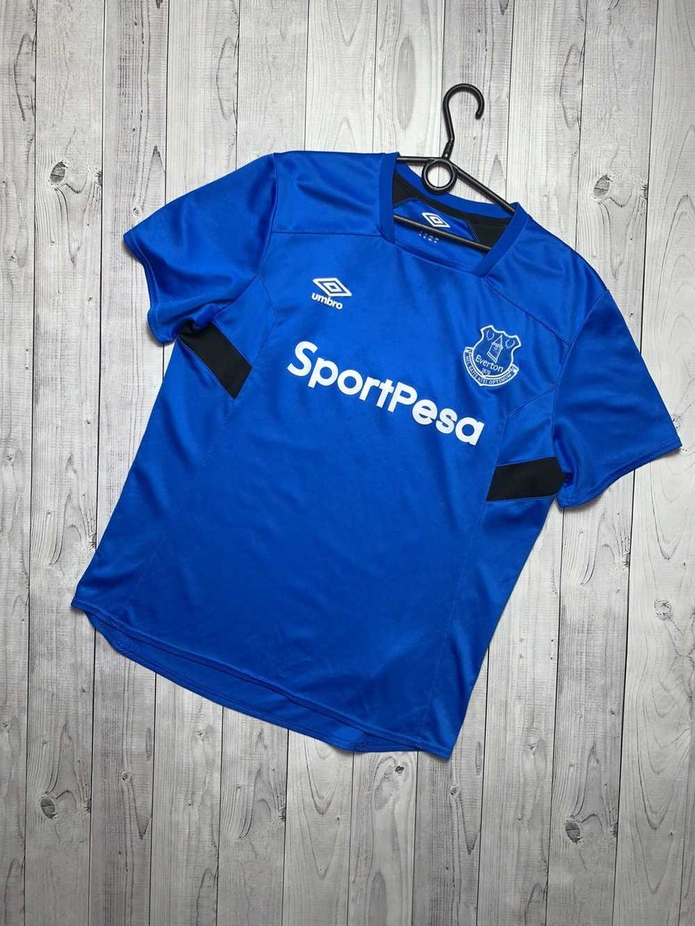 Soccer Jersey × Umbro × Vintage Everton soccer jersey… - Gem