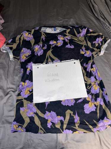 Divided FLORAL BLACK HM TEE GREAT CONDITION SIZE M - image 1