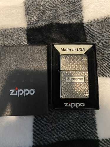 Supreme × Zippo Supreme Zippo Lighter