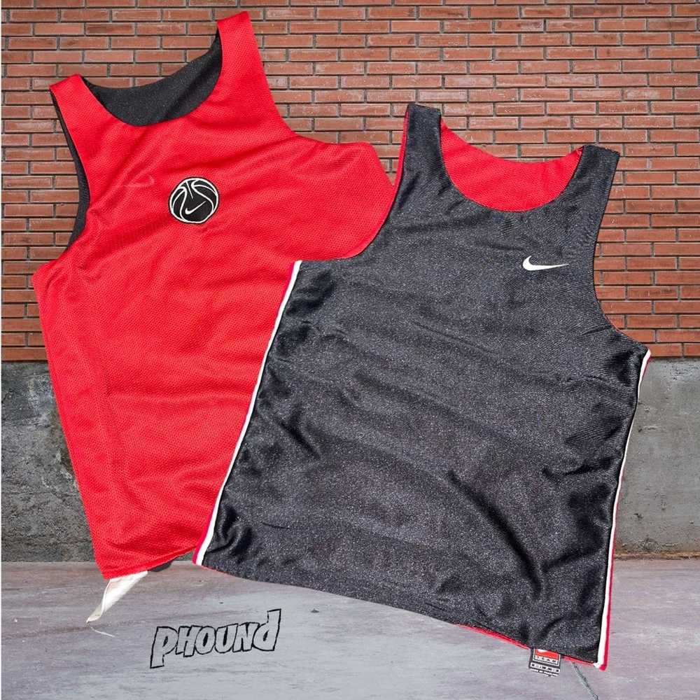 Nike Nike Team Womens Reversible Sleeveless Tank … - image 1