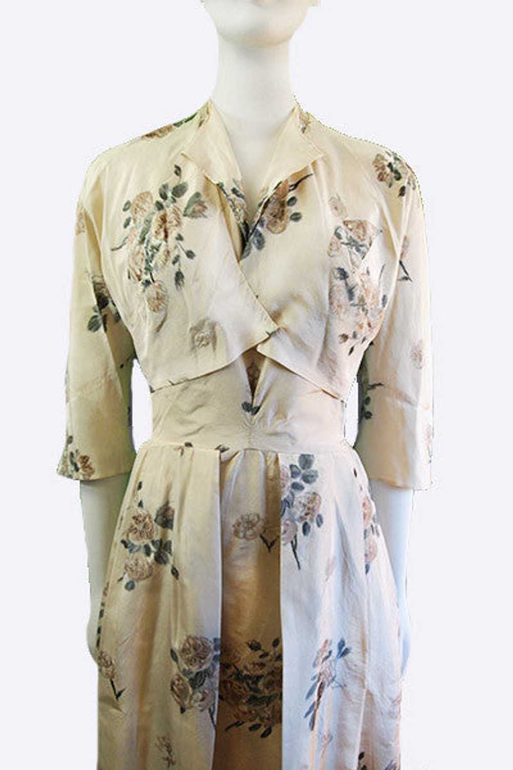 1940s Valentina Floral Silk Ensemble - image 3