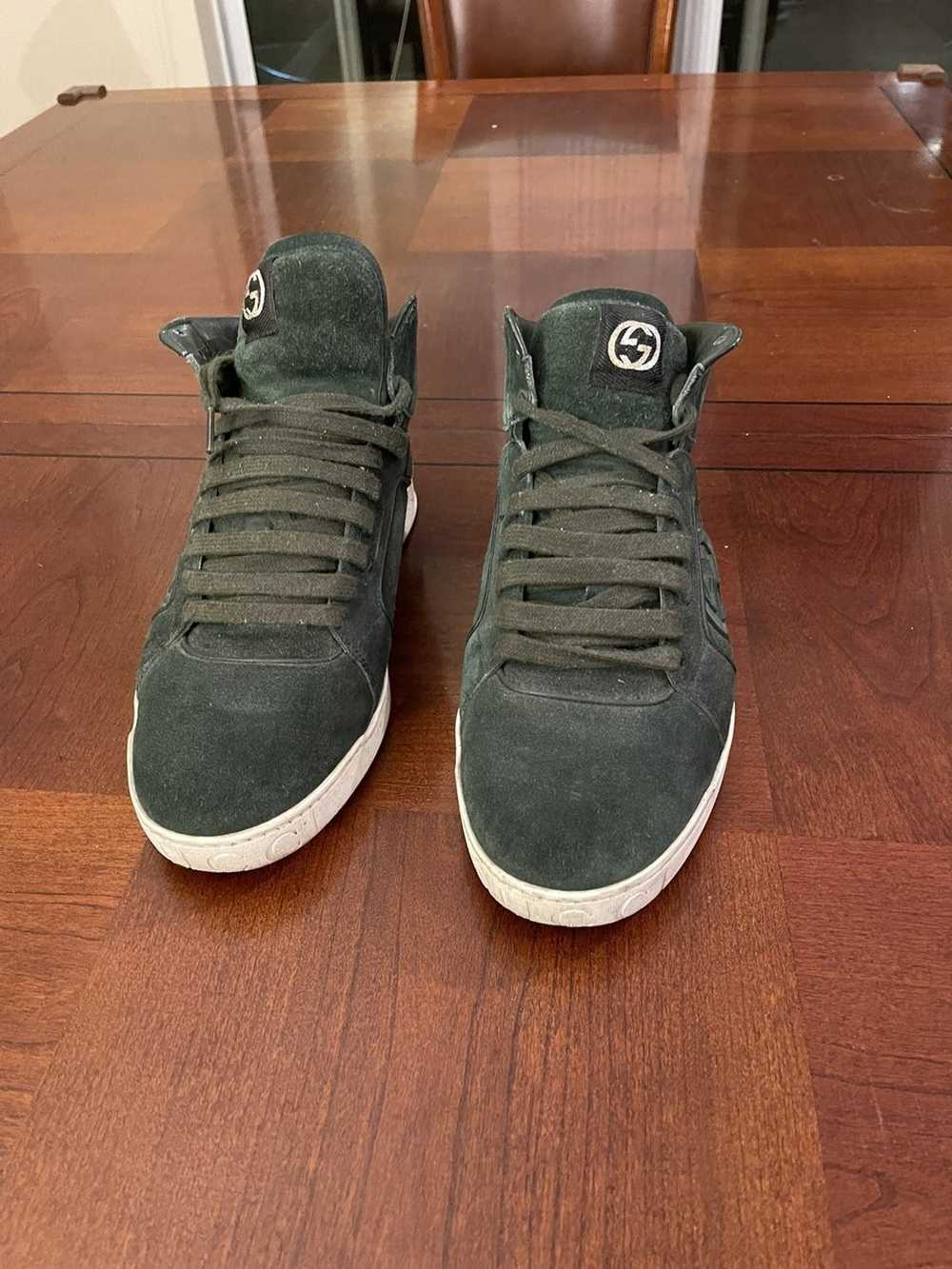 Gucci Gucci green suede sneakers - image 3