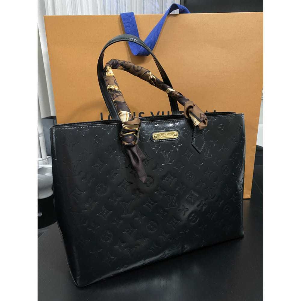 Louis Vuitton Wilshire patent leather handbag - image 6