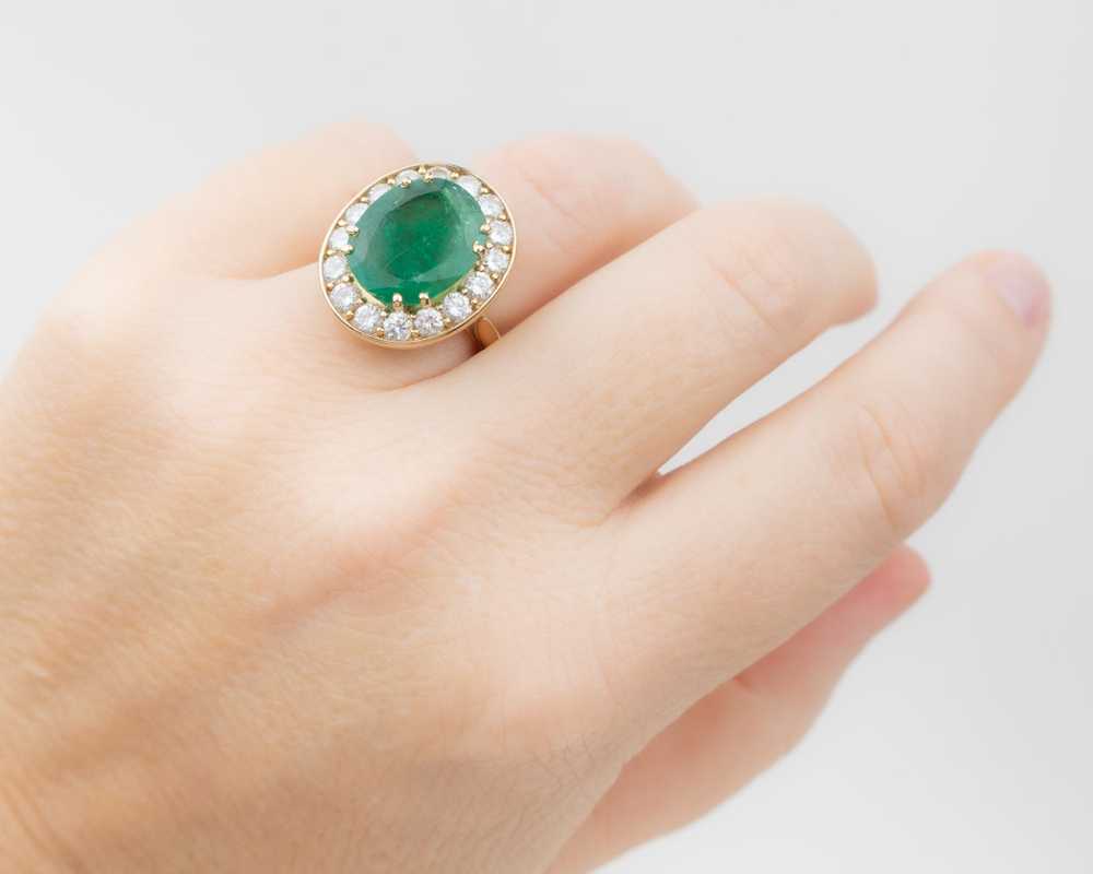 French 1970s Emerald and Diamond Halo Ring - image 7