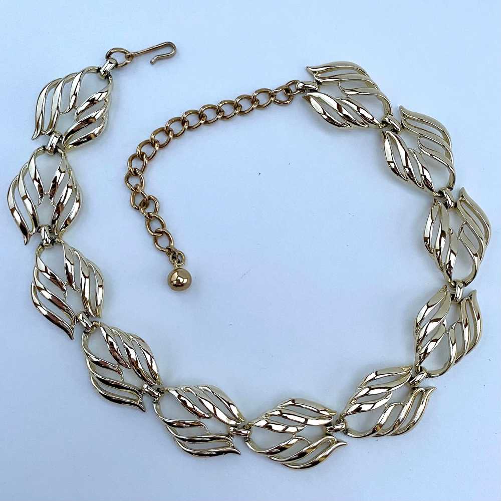 Late 50s/ Early 60s Coro Gold-Tone Necklace - image 3