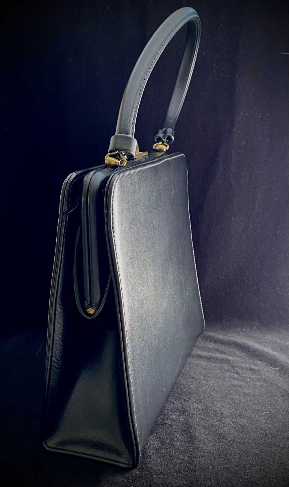Late 50s/ Early 60s Black Cameo Handbag - image 4