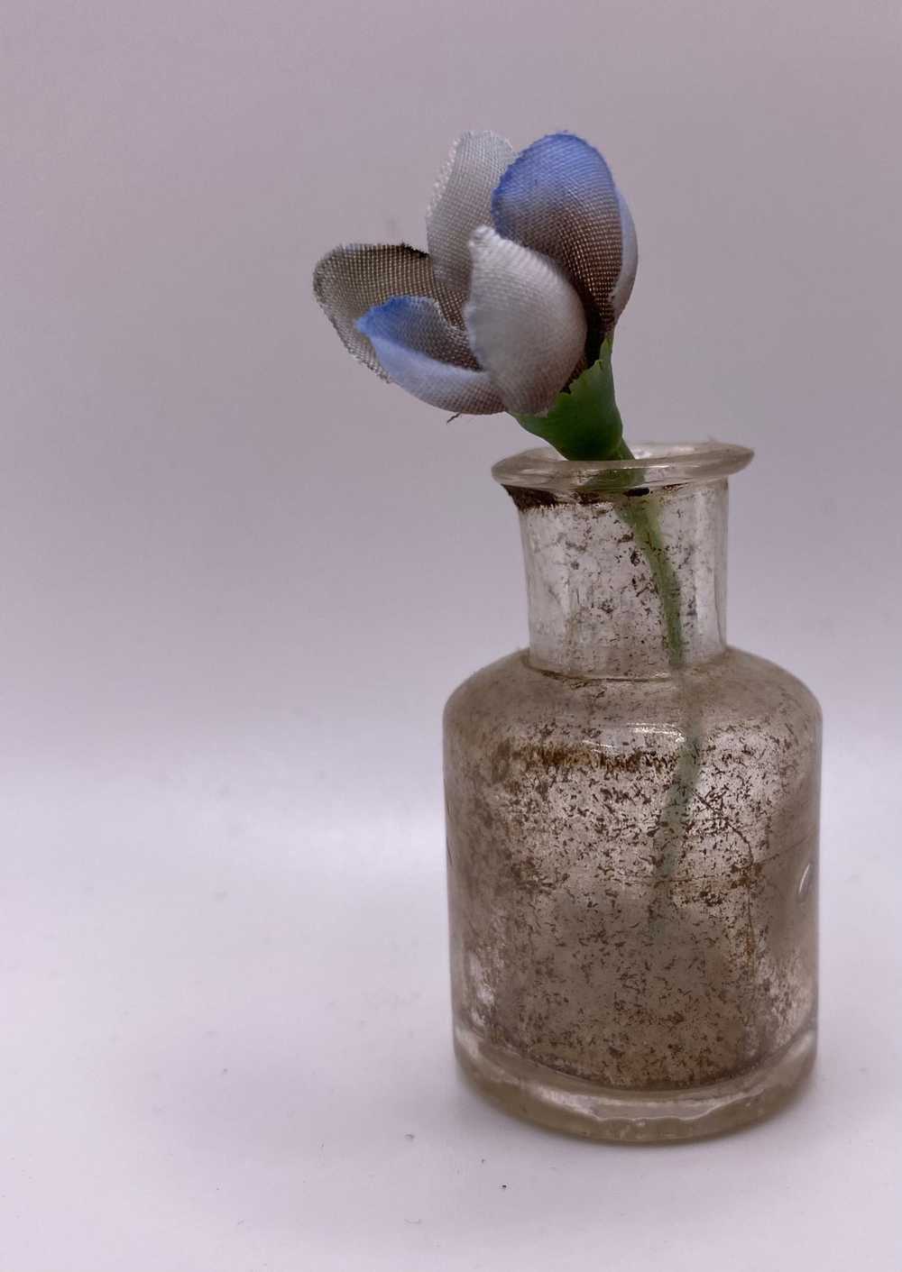 Gorgeous Vintage Pale Blue And White Flower Bud B… - image 1