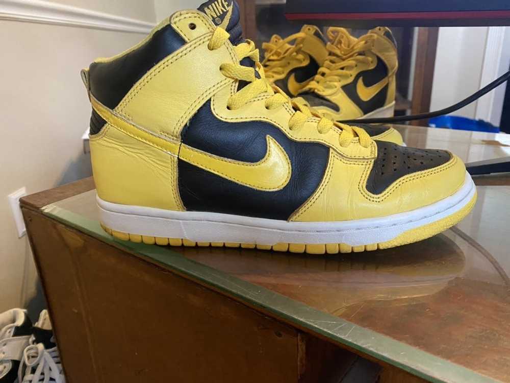 Nike 1999 Dunk High Le Black | Bright Goldenrod - image 3