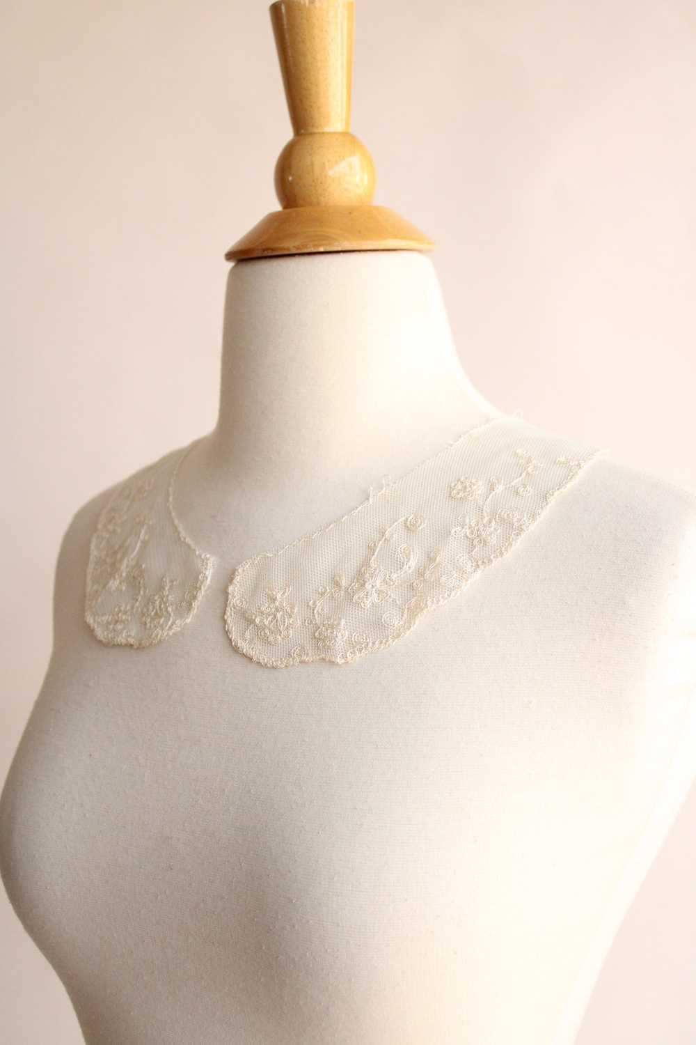 Vintage 9" Venise Lace Appliques - image 9