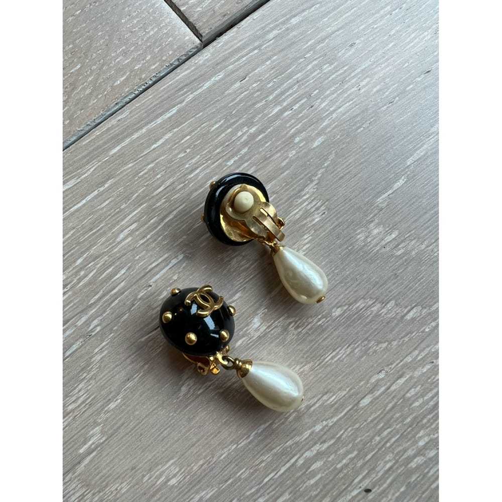 Chanel Pearls earrings - image 6