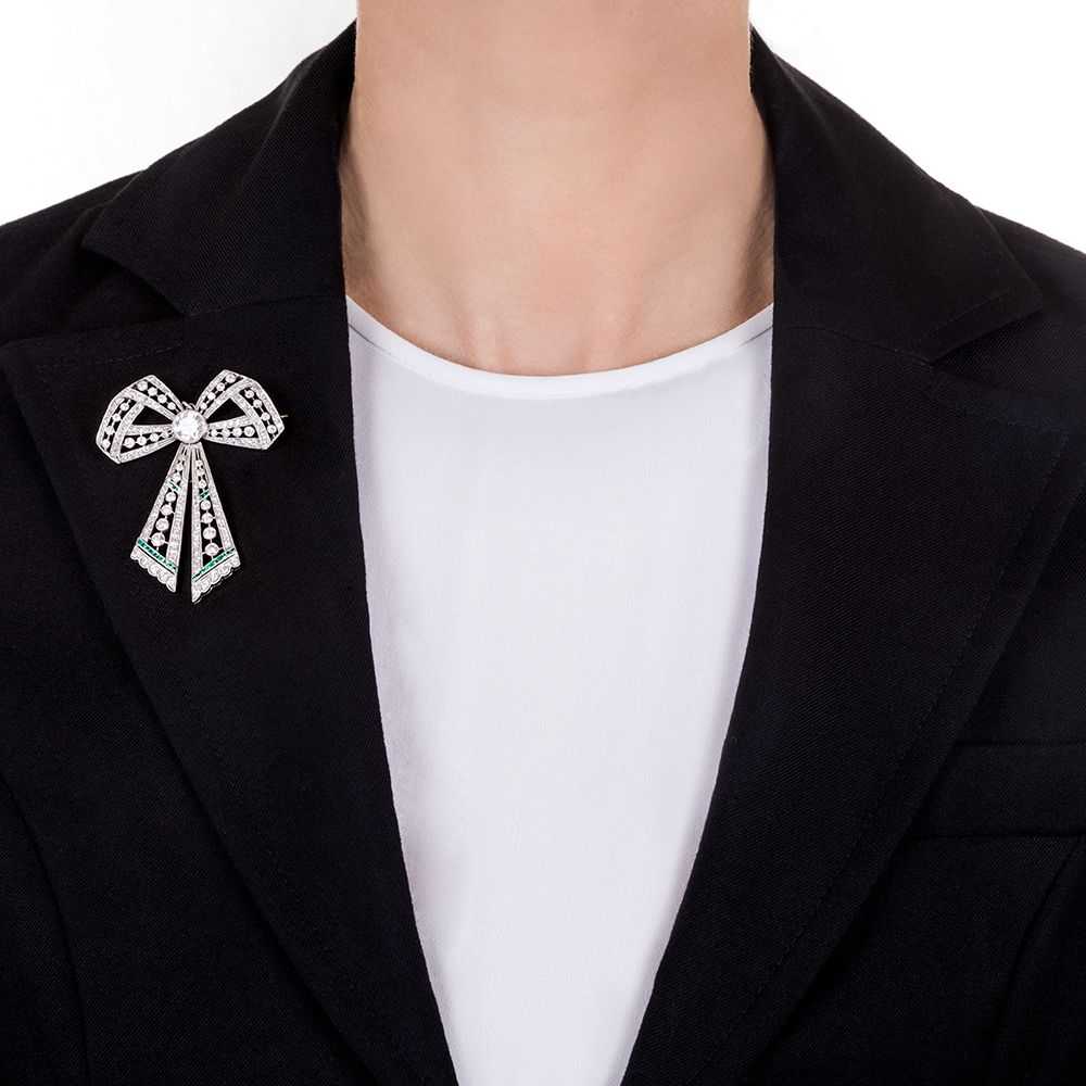 Edwardian Diamond and Emerald Bow Brooch - image 4