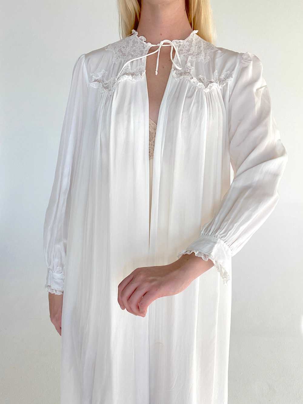 1930's Bridal White Robe With Lace - image 2