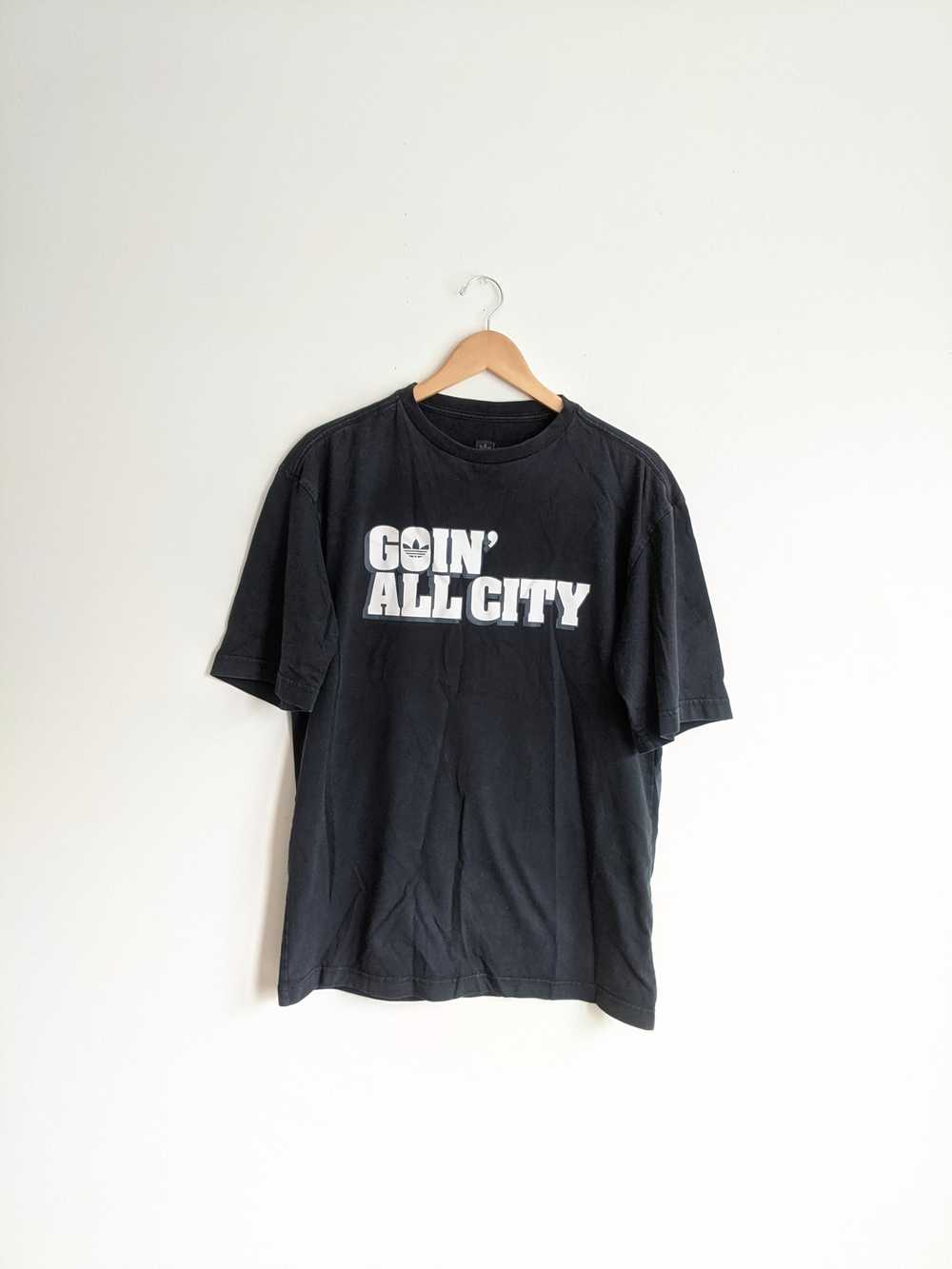 Adidas × Vintage Going all city graphic tee shirt… - image 3