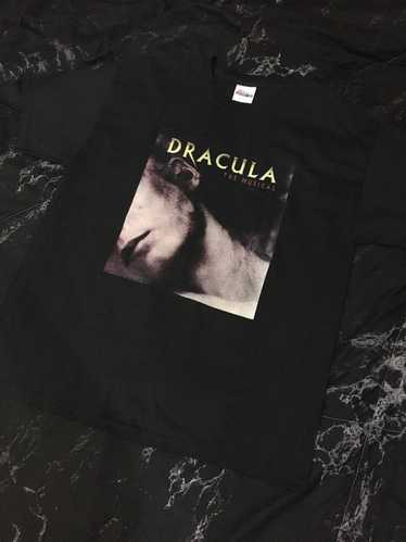 Movie × Vintage Vintage Dracula the musical tee