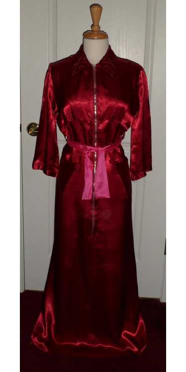 Old Hollywood Glamour - 1940's Vintage Burgundy Sa