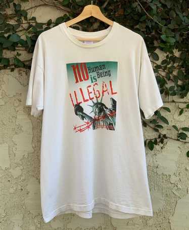 Hype × Vintage Vintage “no human being is illegal”