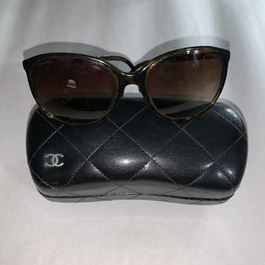 Chanel 2)CHANEL tortoise shell butterfly sunglass… - image 1