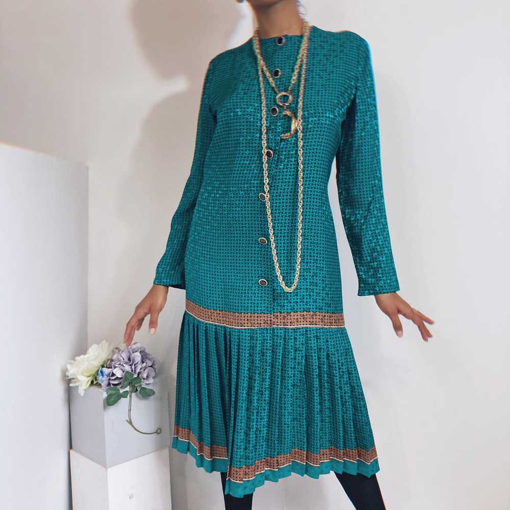 Julie Francis Silk Jacquard Pleated Dress Size 8 - image 2