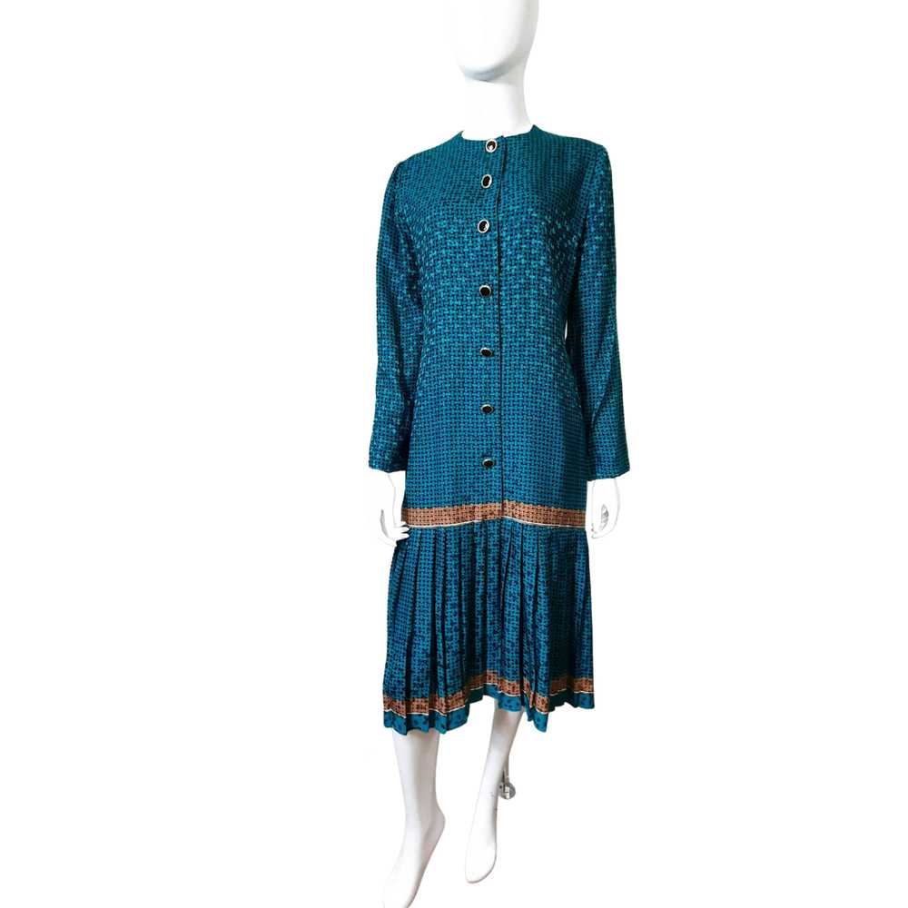 Julie Francis Silk Jacquard Pleated Dress Size 8 - image 4
