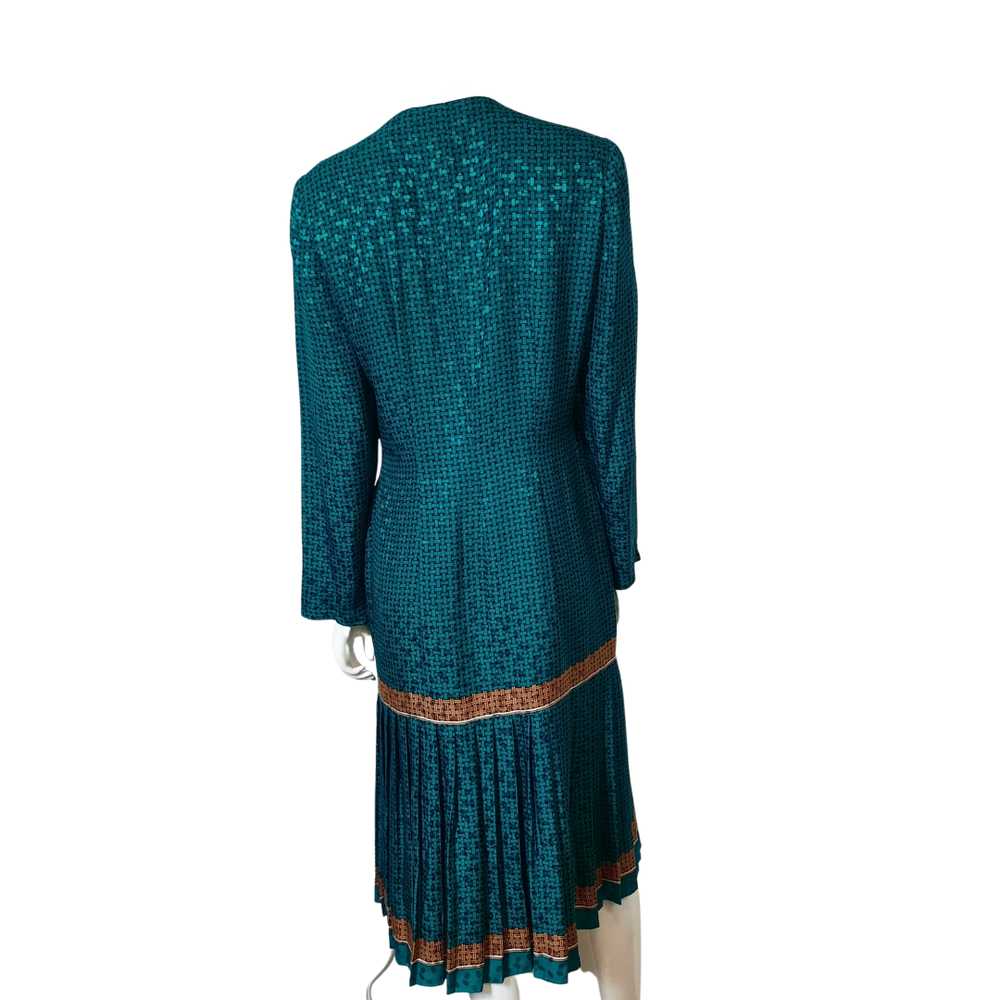 Julie Francis Silk Jacquard Pleated Dress Size 8 - image 6