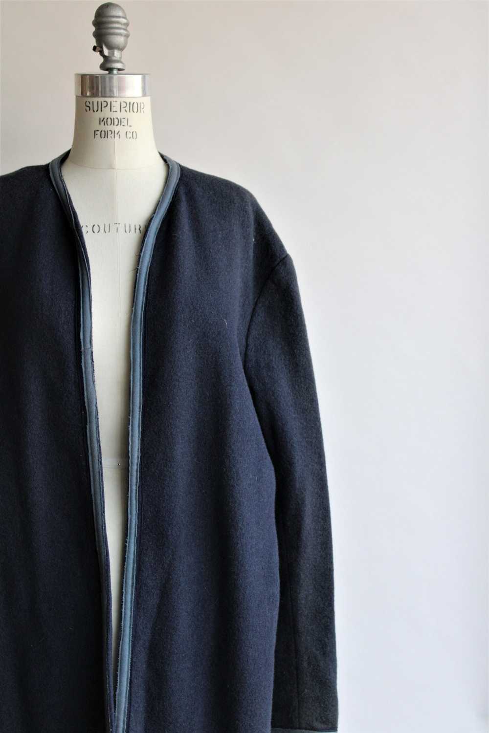 Vintage 1950s 1960s Coat In Navy Blue Wool - image 2