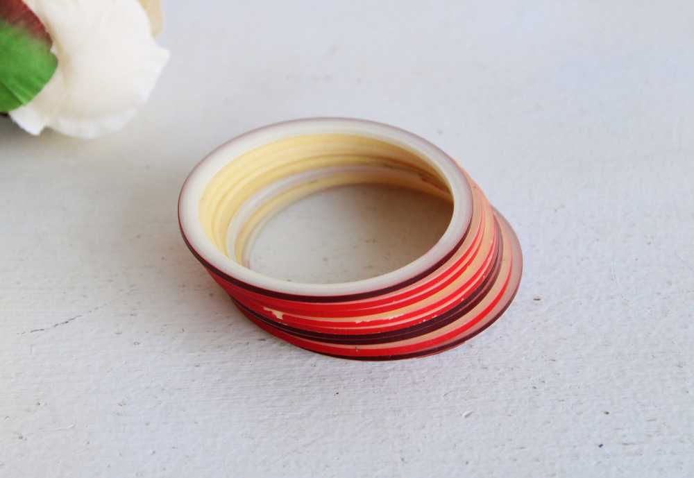 Vintage 1950s 1960s Red Bangles - image 1