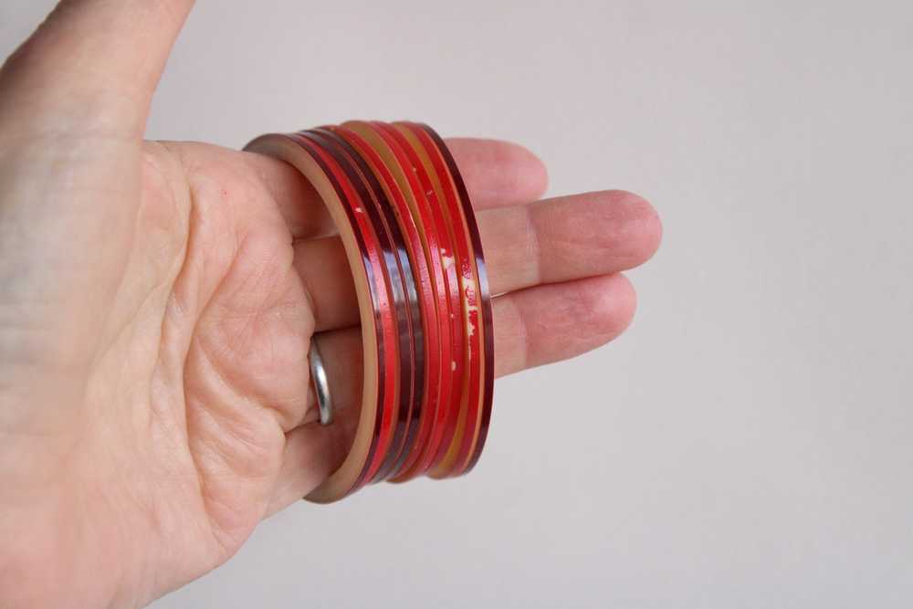 Vintage 1950s 1960s Red Bangles - image 4