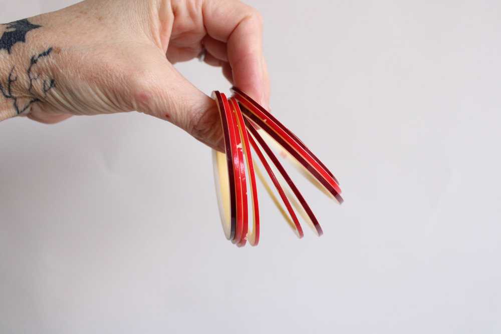 Vintage 1950s 1960s Red Bangles - image 5