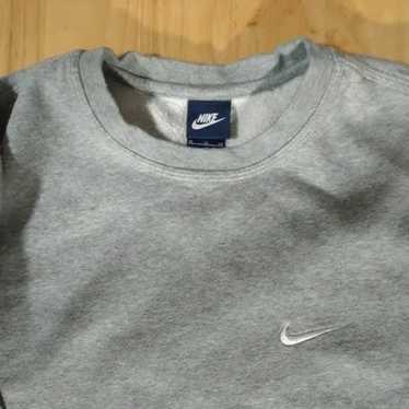 Nike 98 Braves Embroidered Sweatshirt –