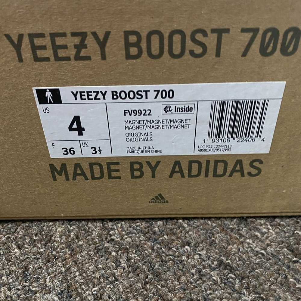 Adidas × Kanye West Yeezy Boost 700 Magnet 2019 - image 7