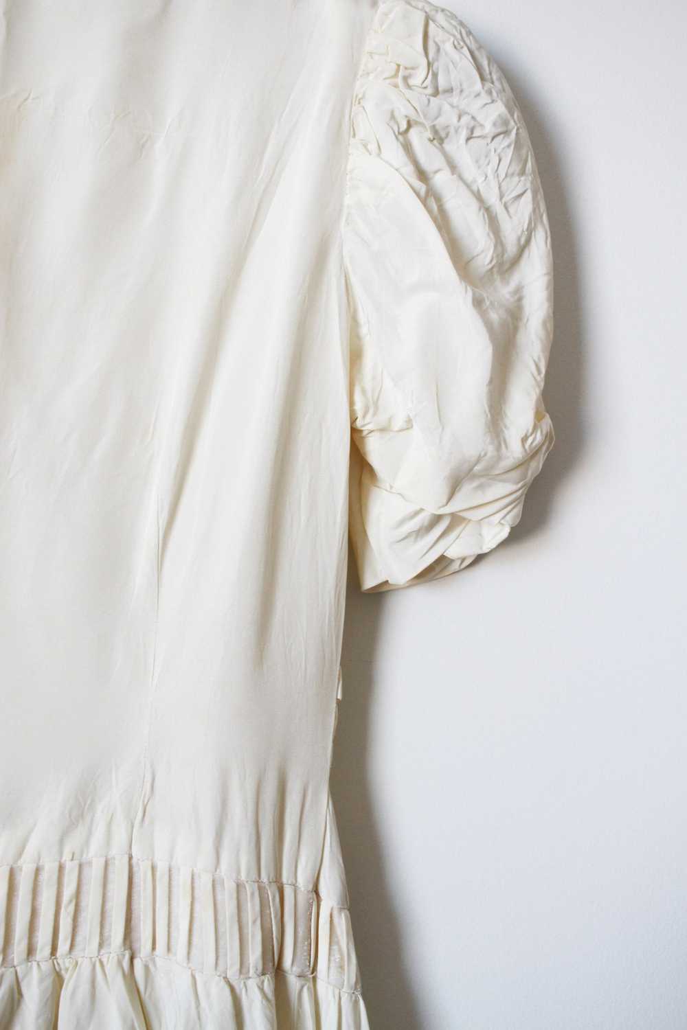 1940s White Taffeta Cap Sleeve Gown - image 7